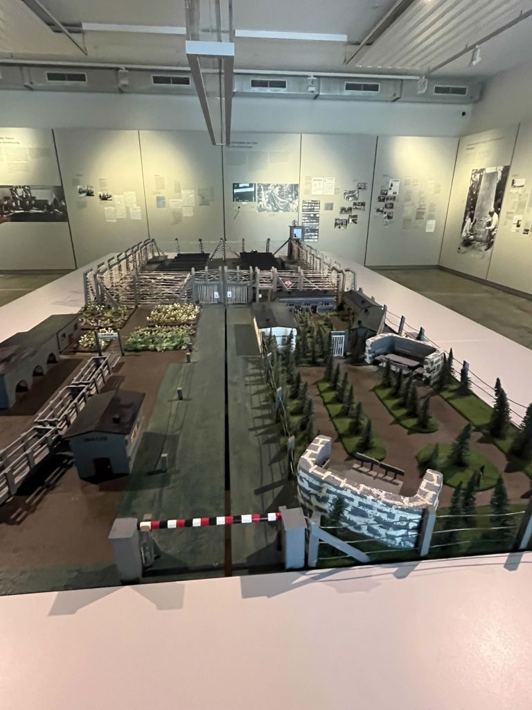 Schicksale aus Polen 1939–1945 / Aus Warschau ins Emsland – 1.700 Soldatinnen der Armia Krajowa als Kriegsgefangene im Emslandlager Oberlangen